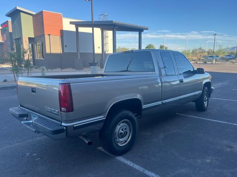 Used 1998 Chevrolet Silverado 1500 4x4 Extended Cab w/ Preferred Equipment Group 2 image 6