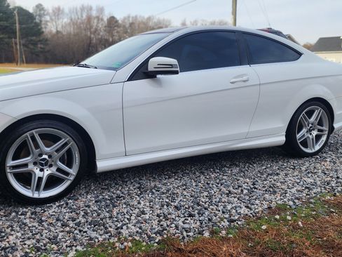 Used 2014 Mercedes-Benz C 250 Coupe image 4