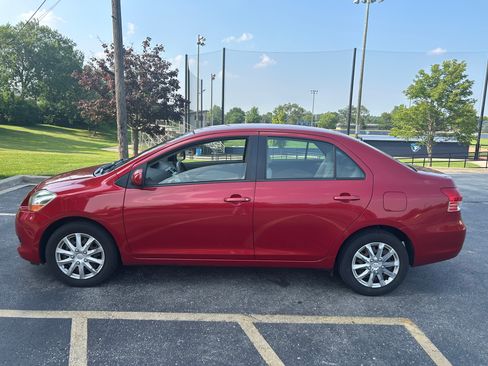 Used 2009 Toyota Yaris Sedan image 2