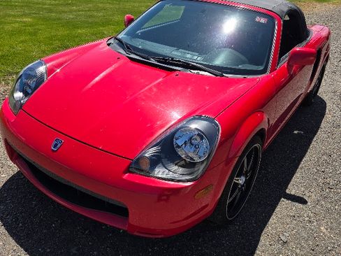 Used 2001 Toyota MR2 image 17