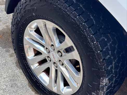 Used 2017 GMC Canyon SLT w/ Driver Alert Package image 12