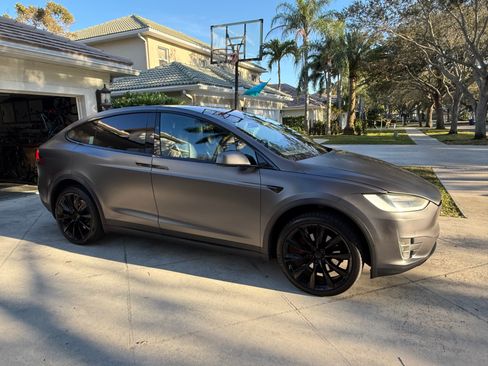 Used 2017 Tesla Model X P100D image 2