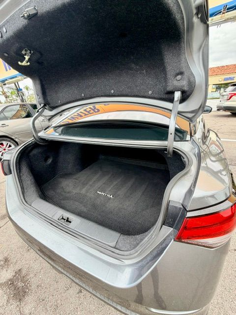 Used 2021 Nissan Sentra SR FWD image 5