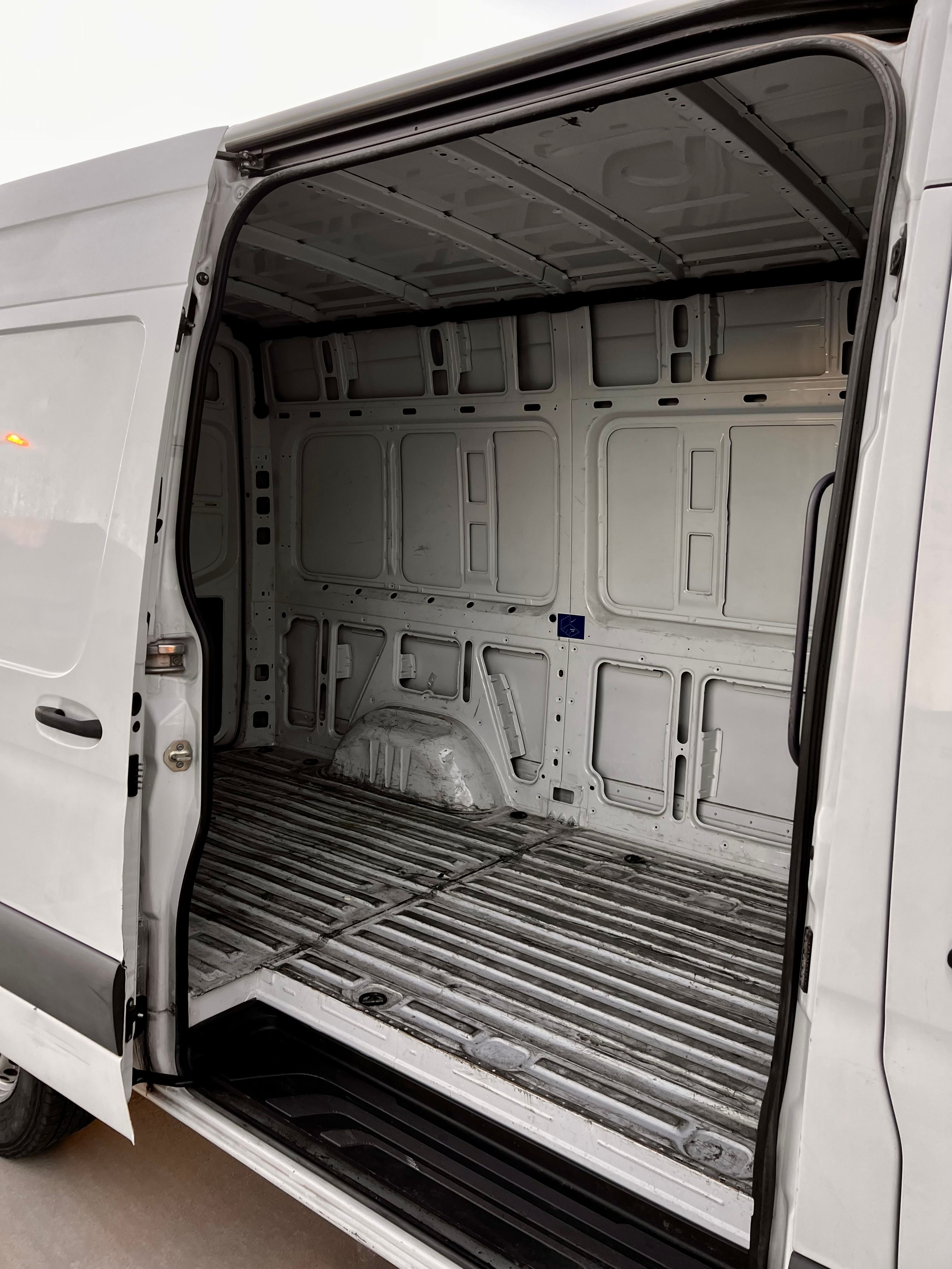 Used 2019 Mercedes-Benz Sprinter 144 Cargo image 14