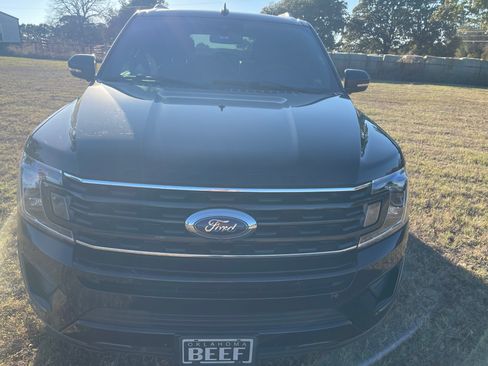 Used 2021 Ford Expedition Limited image 1