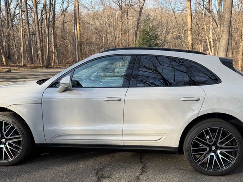 Used 2025 Porsche Macan image 16