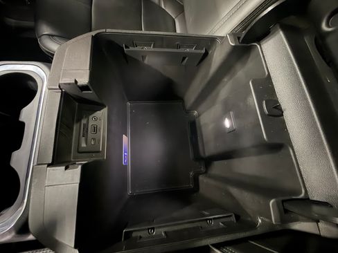 Used 2022 Chevrolet Silverado 3500 High Country image 32