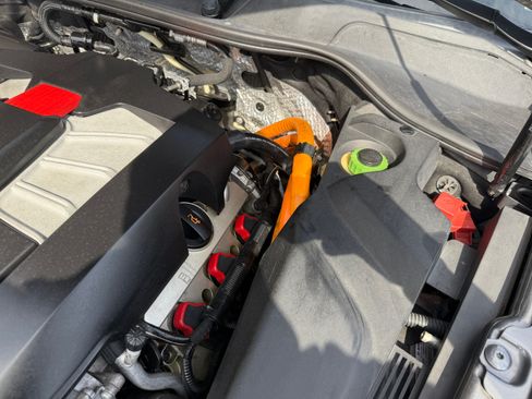 Used 2012 Porsche Cayenne S image 16