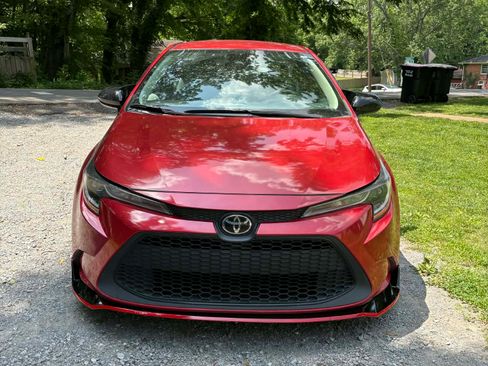 Used 2021 Toyota Corolla LE image 3
