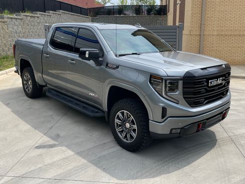 Used 2024 GMC Sierra 1500 AT4 w/ Technology Package AWD/4WD image 2
