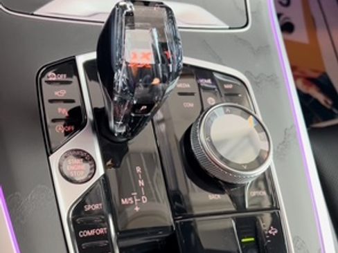 Used 2022 BMW X7 M50i image 7