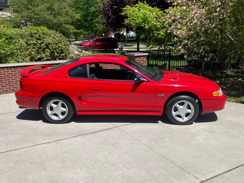 Used 1998 Ford Mustang GT RWD image 1