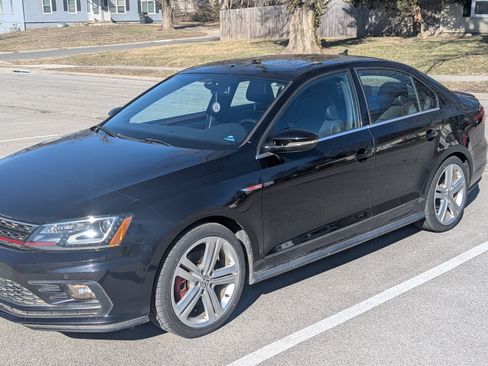 Used 2016 Volkswagen Jetta GLI SEL image 1