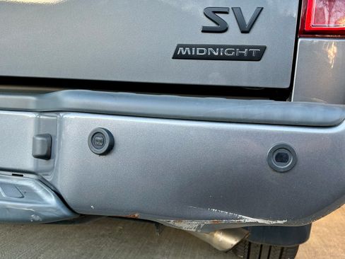 Used 2021 Nissan Frontier SV w/ Midnight Edition Floor Mats image 15