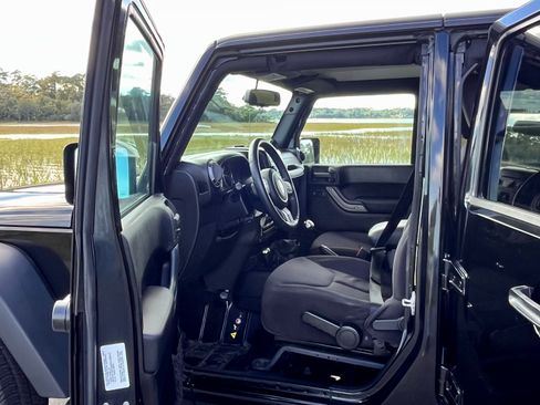 Used 2013 Jeep Wrangler Unlimited Sport image 6