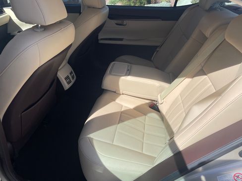 Used 2016 Lexus ES 350 350 Sedan 4D w/ Luxury Package w/Wood Trim image 9