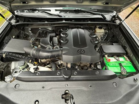 Used 2010 Toyota 4Runner Trail image 17