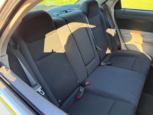 Used 2006 Chrysler 300 image 12