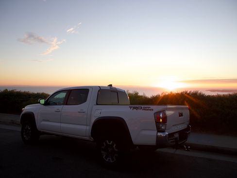 Used 2022 Toyota Tacoma TRD Off-Road RWD image 4