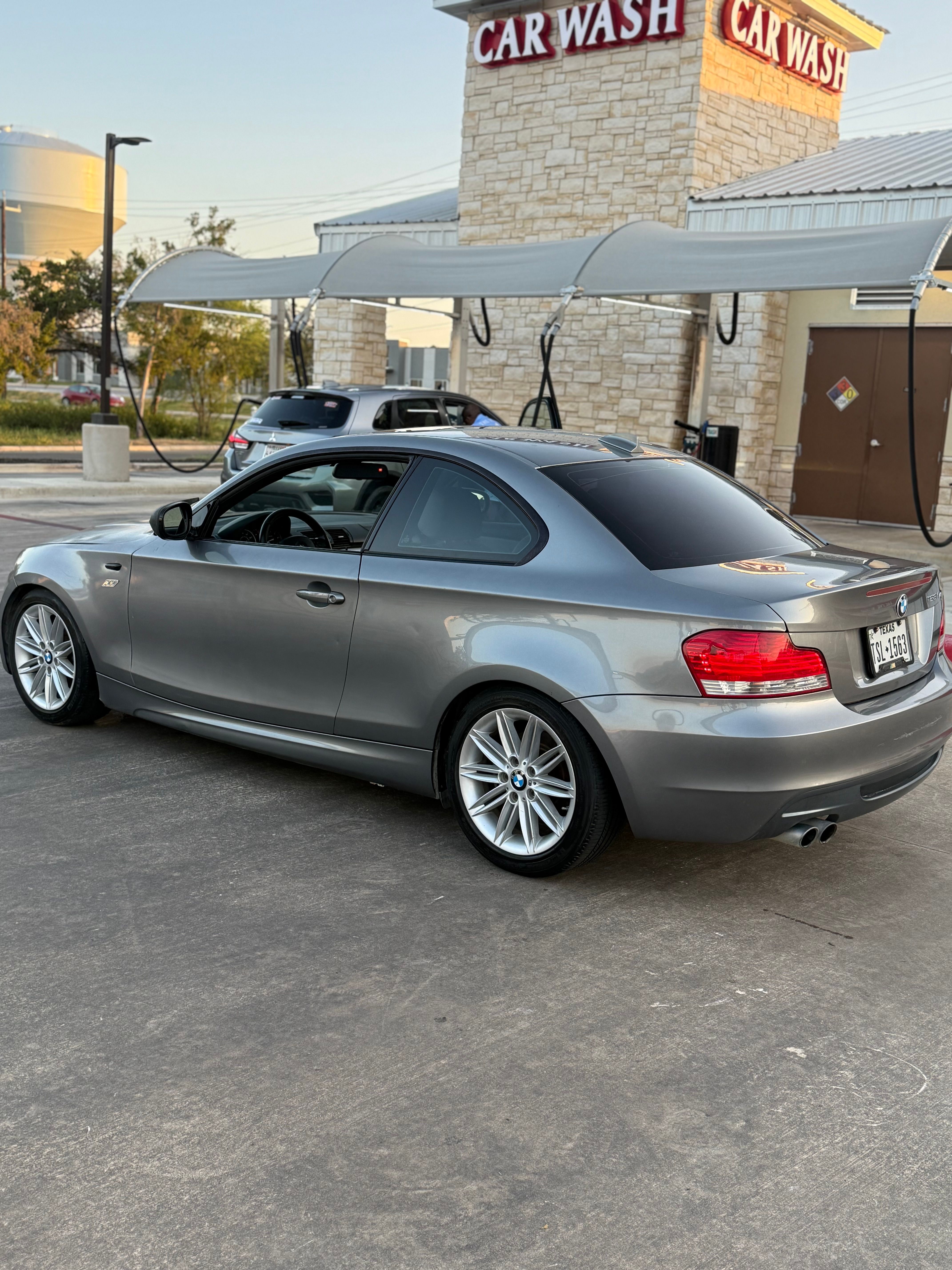 Used 2011 BMW 128i Coupe RWD image 4