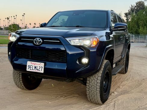 Used 2022 Toyota 4Runner SR5 RWD image 2