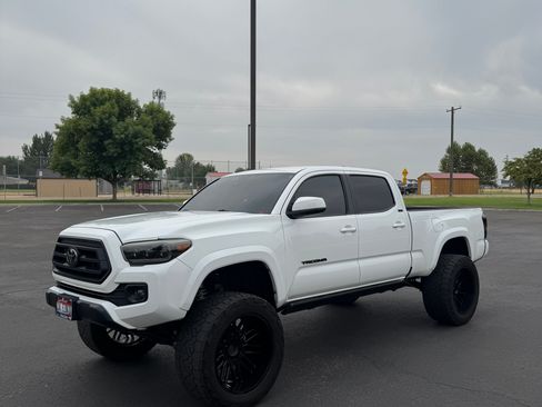Used 2022 Toyota Tacoma SR5 image 11