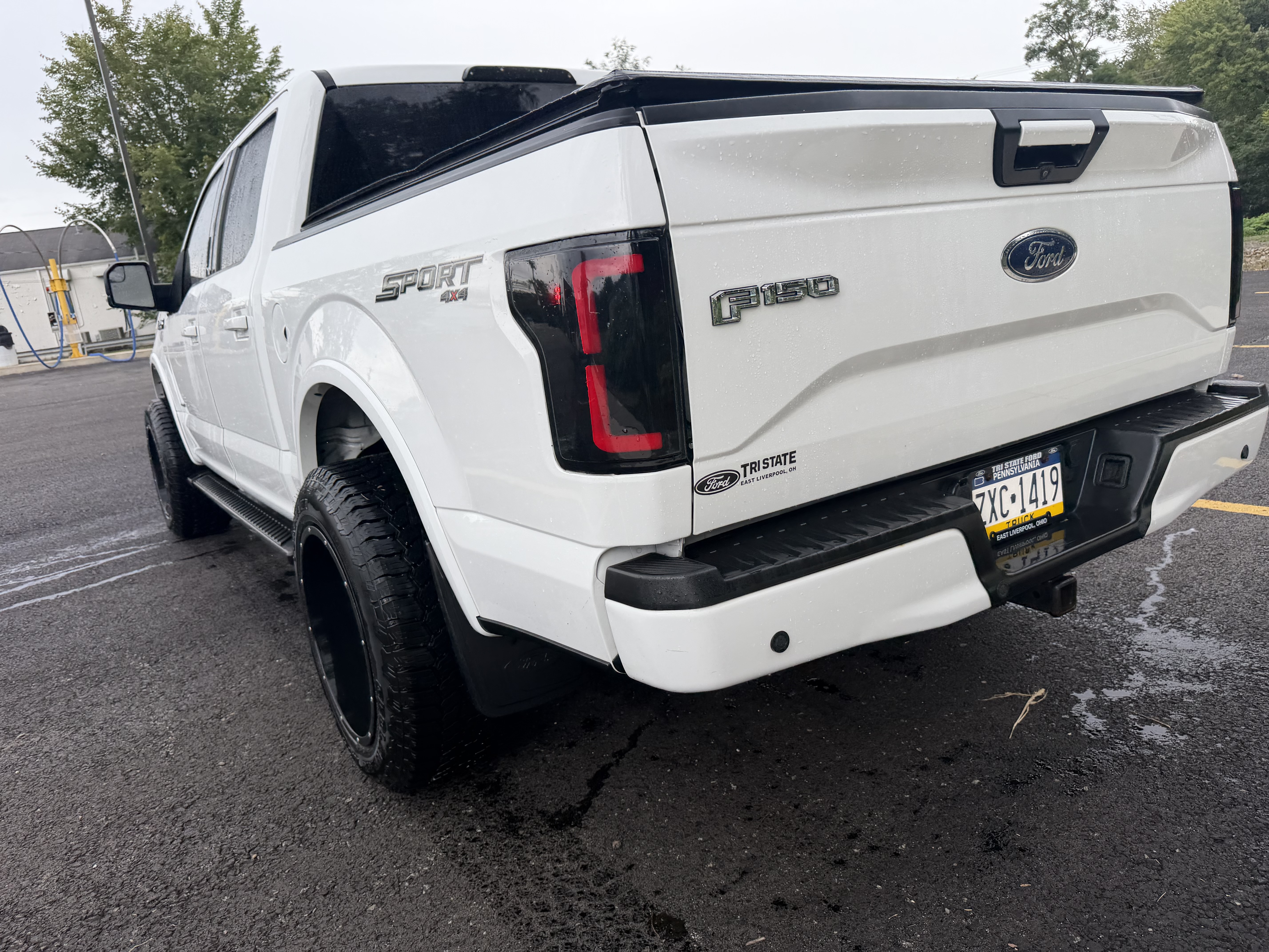 Used 2017 Ford F150 XLT w/ Equipment Group 302A Luxury AWD/4WD image 9