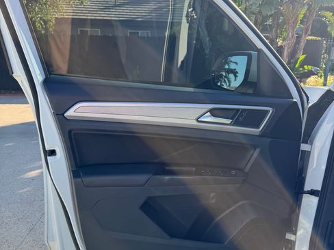 Used 2018 Volkswagen Atlas SE image 11