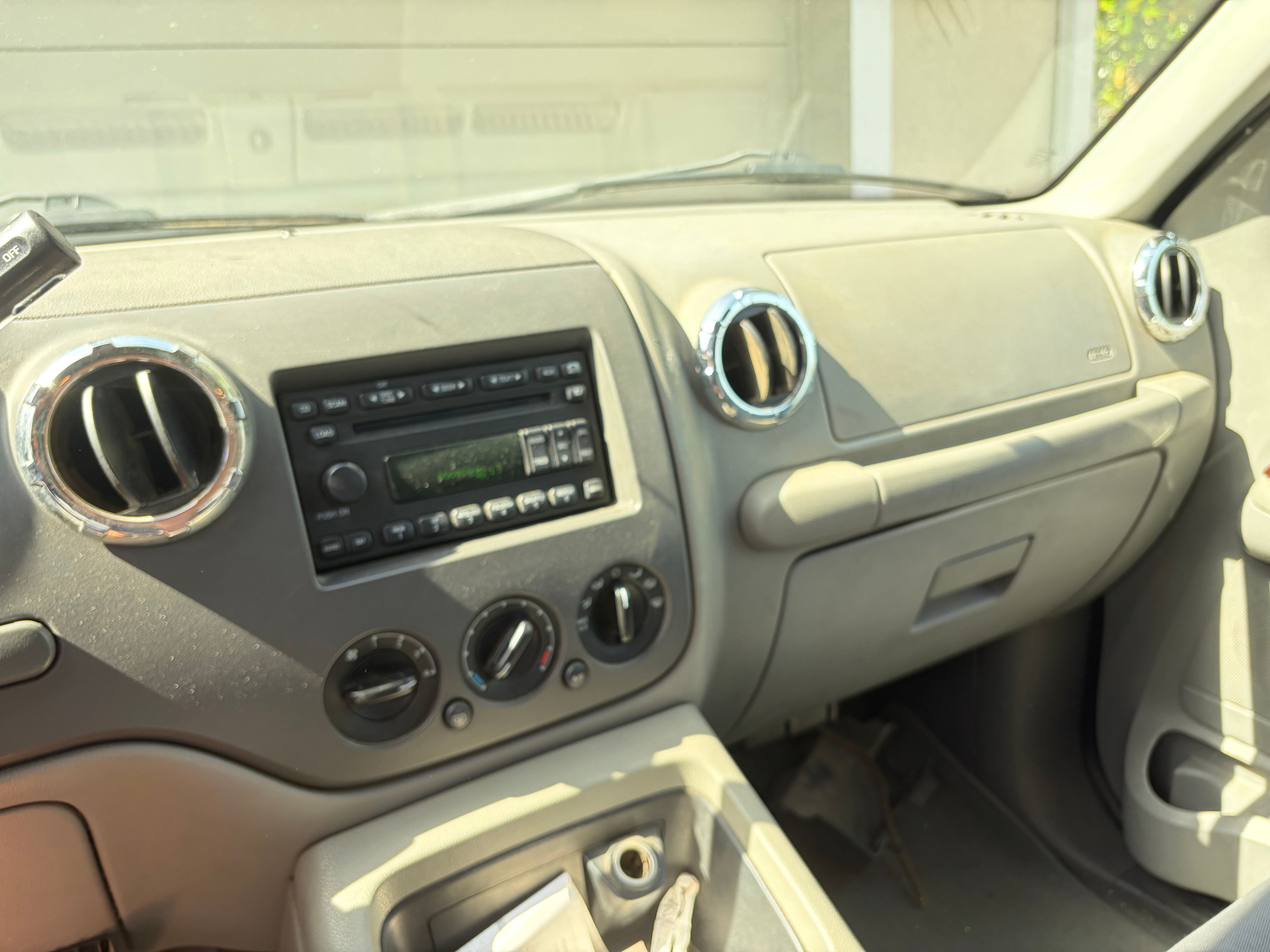 Used 2006 Ford Expedition XLT RWD image 6