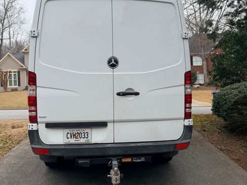 Used 2016 Mercedes-Benz Sprinter 2500 image 2