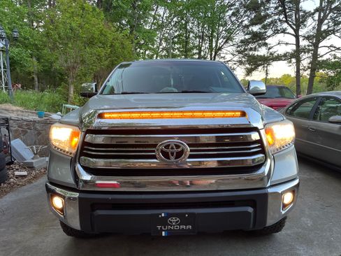 Used 2016 Toyota Tundra SR5 image 9