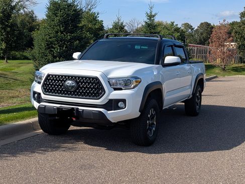 Used 2019 Toyota Tacoma TRD Off-Road image 11