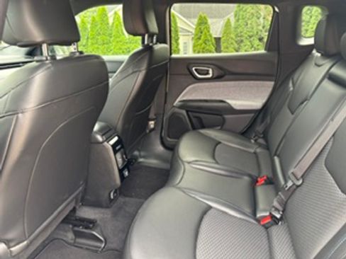 Used 2026 Jeep Compass Latitude AWD/4WD image 8