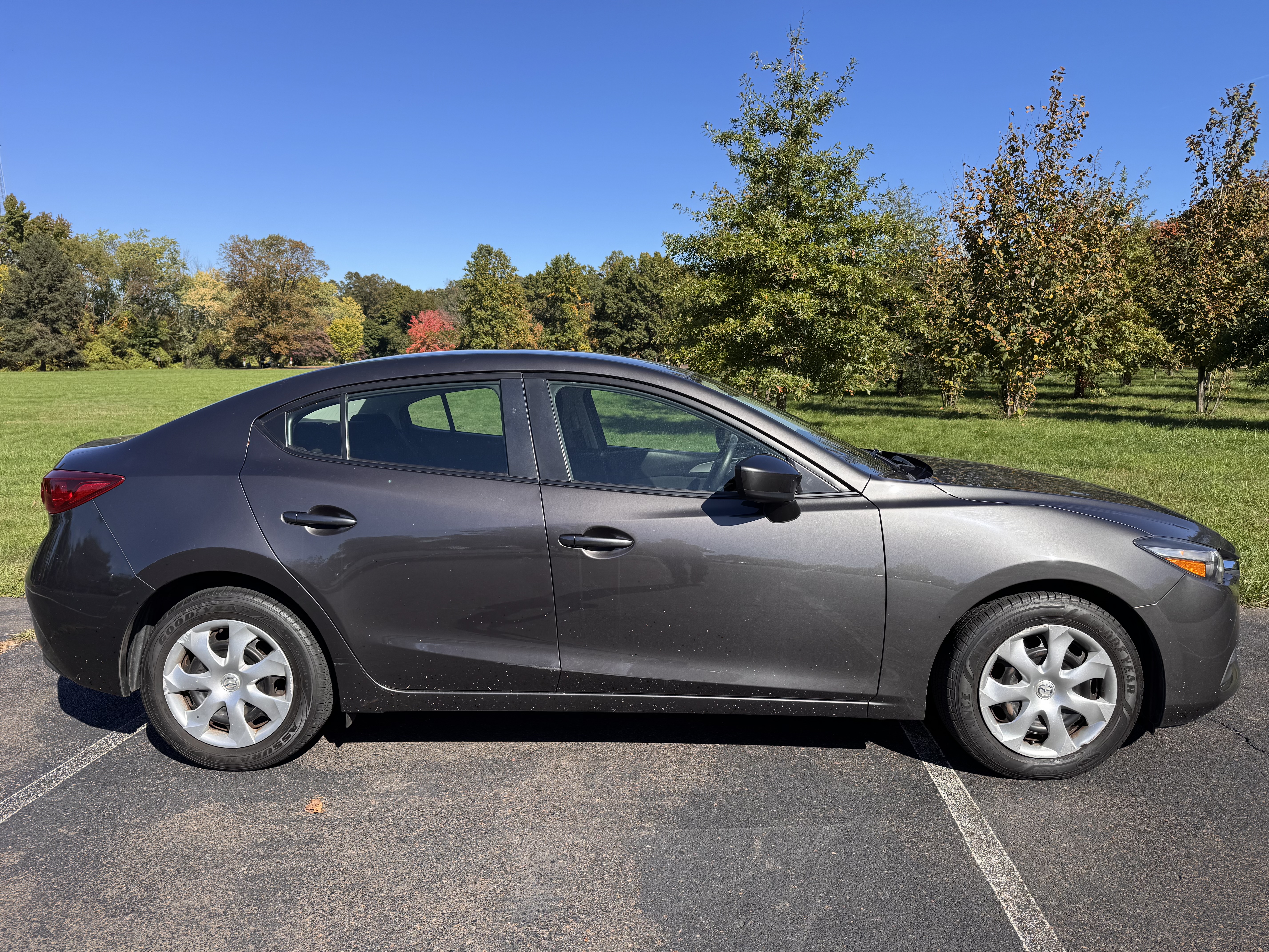Used 2017 MAZDA MAZDA3 Sport FWD image 8