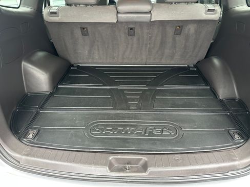 Used 2011 Hyundai Santa Fe SE image 6