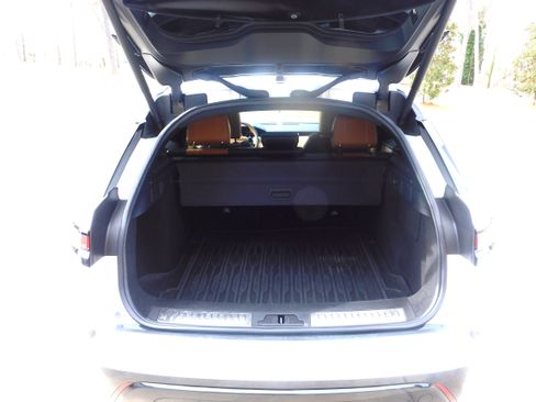 Used 2019 Land Rover Range Rover Velar R-Dynamic HSE image 14