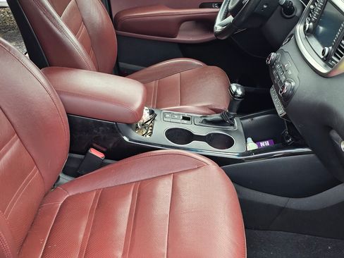 Used 2018 Kia Sorento SX image 20