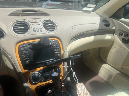 Used 2004 Mercedes-Benz SL 500 image 2
