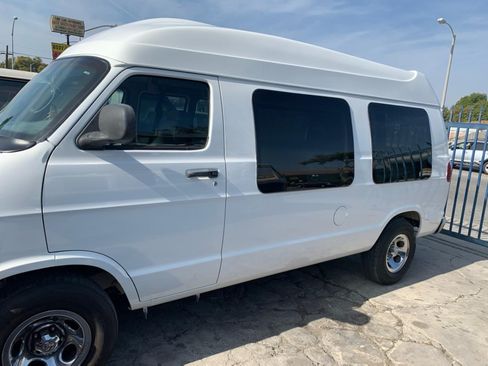 Used 2002 Dodge B1500 image 2