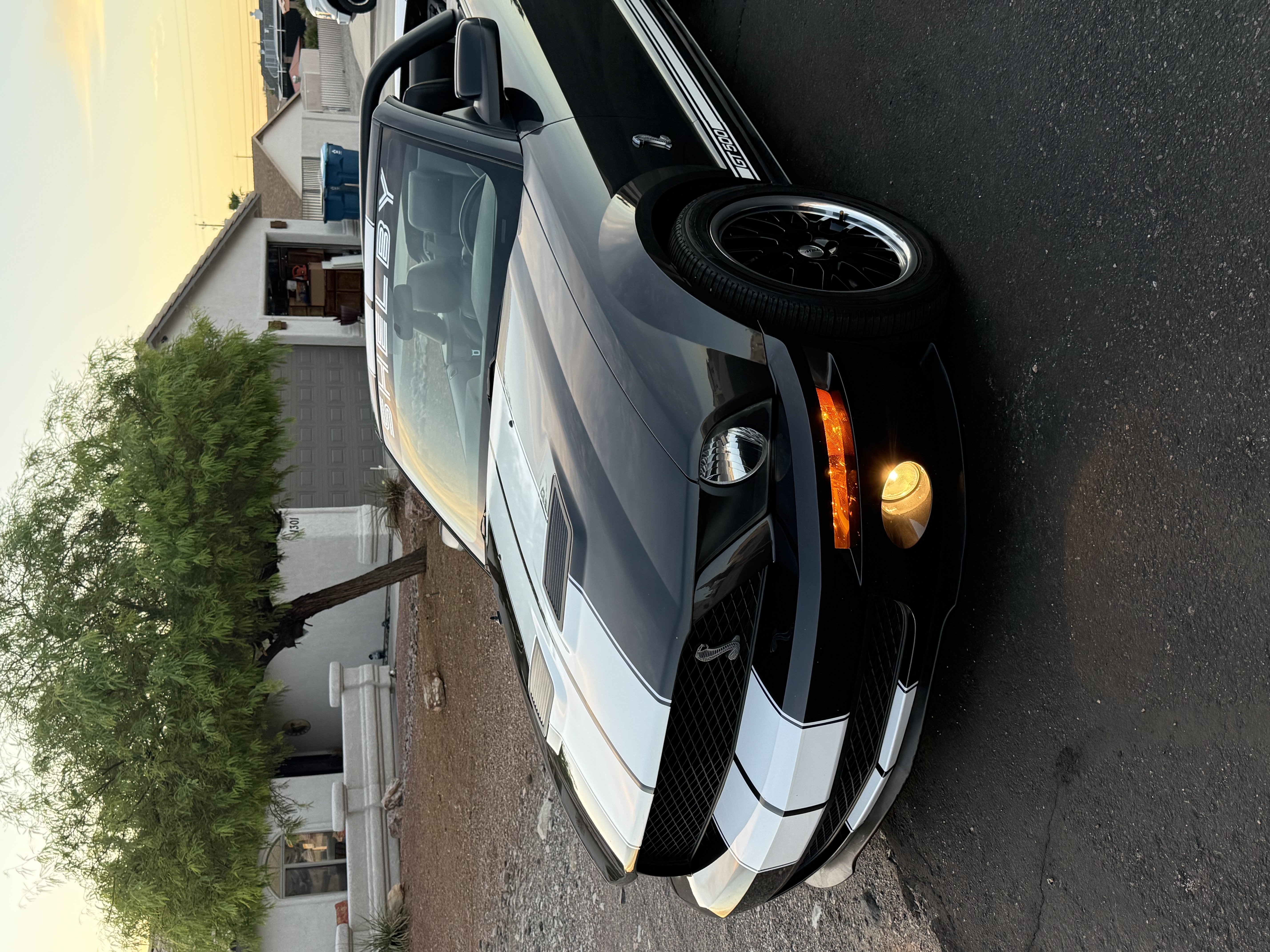 Used 2009 Ford Mustang Shelby GT500 RWD image 4