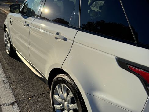 Used 2014 Land Rover Range Rover Sport HSE image 8