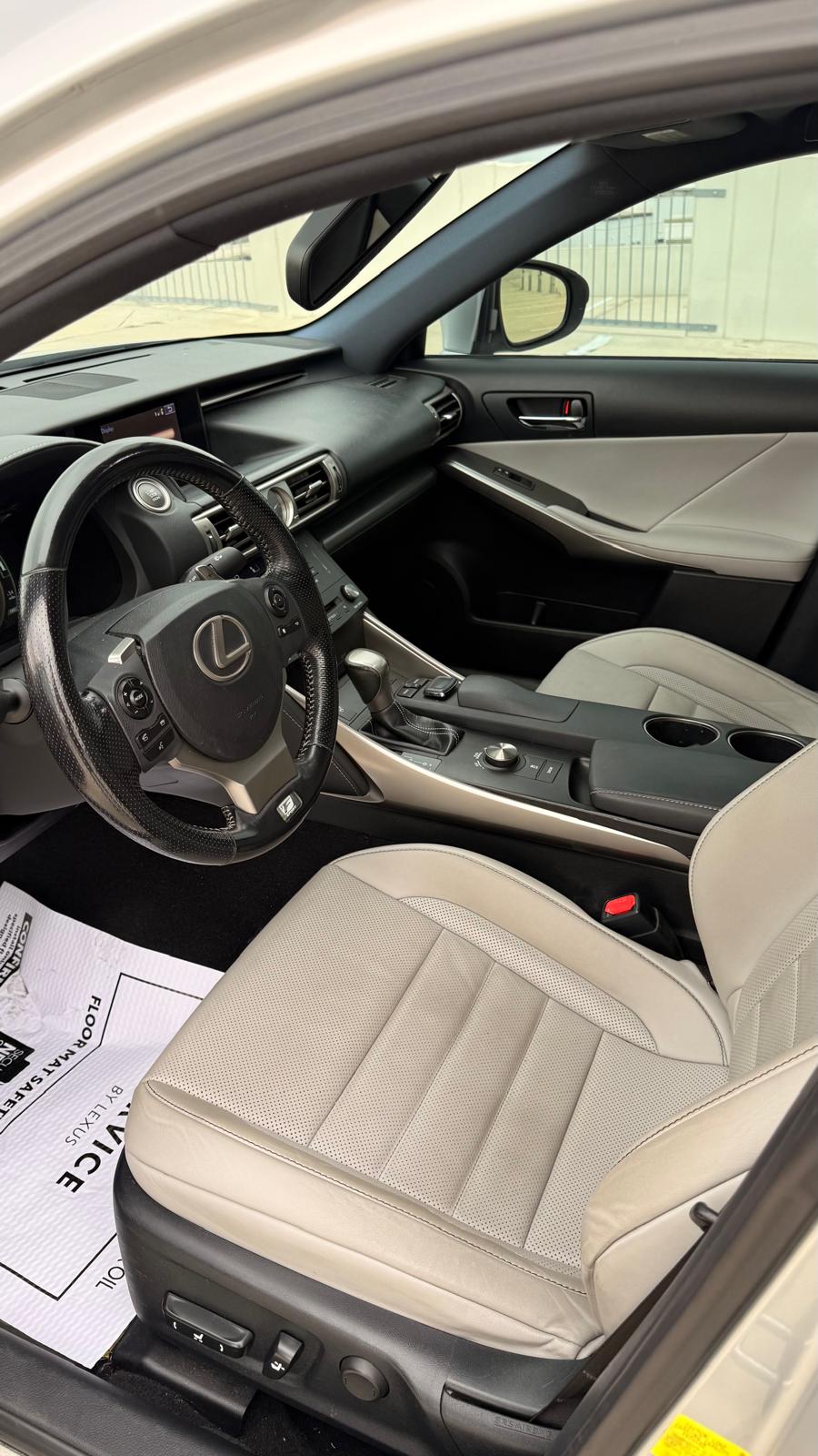 Used 2016 Lexus IS 300 AWD w/ F Sport Package image 9