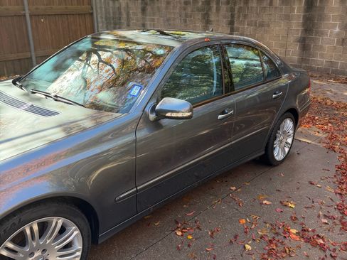 Used 2008 Mercedes-Benz E 350 Sedan image 2