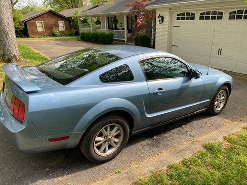 Used 2006 Ford Mustang Coupe image 6