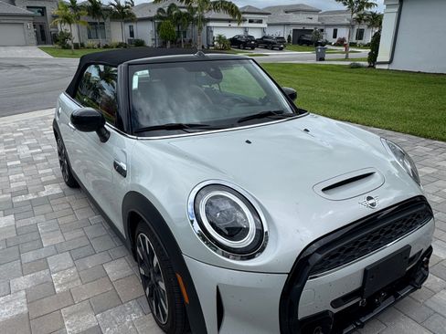 Used 2022 MINI Cooper S w/ Signature Upholstery Package image 4