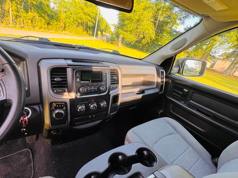 Used 2019 RAM 1500 Tradesman w/ Chrome Plus Package RWD image 12