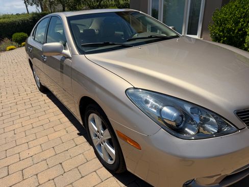Used 2005 Lexus ES 330 w/ Preferred Accessory Pkg FWD image 4