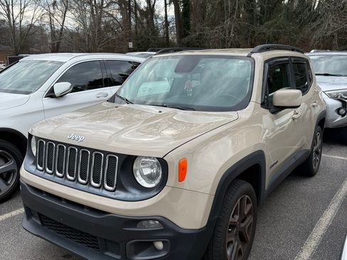 Used 2016 Jeep Renegade Latitude w/ Popular Equipment Group image 1