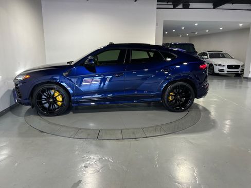 Used 2021 Lamborghini Urus AWD/4WD image 6