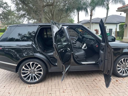 Used 2018 Land Rover Range Rover HSE AWD/4WD image 2